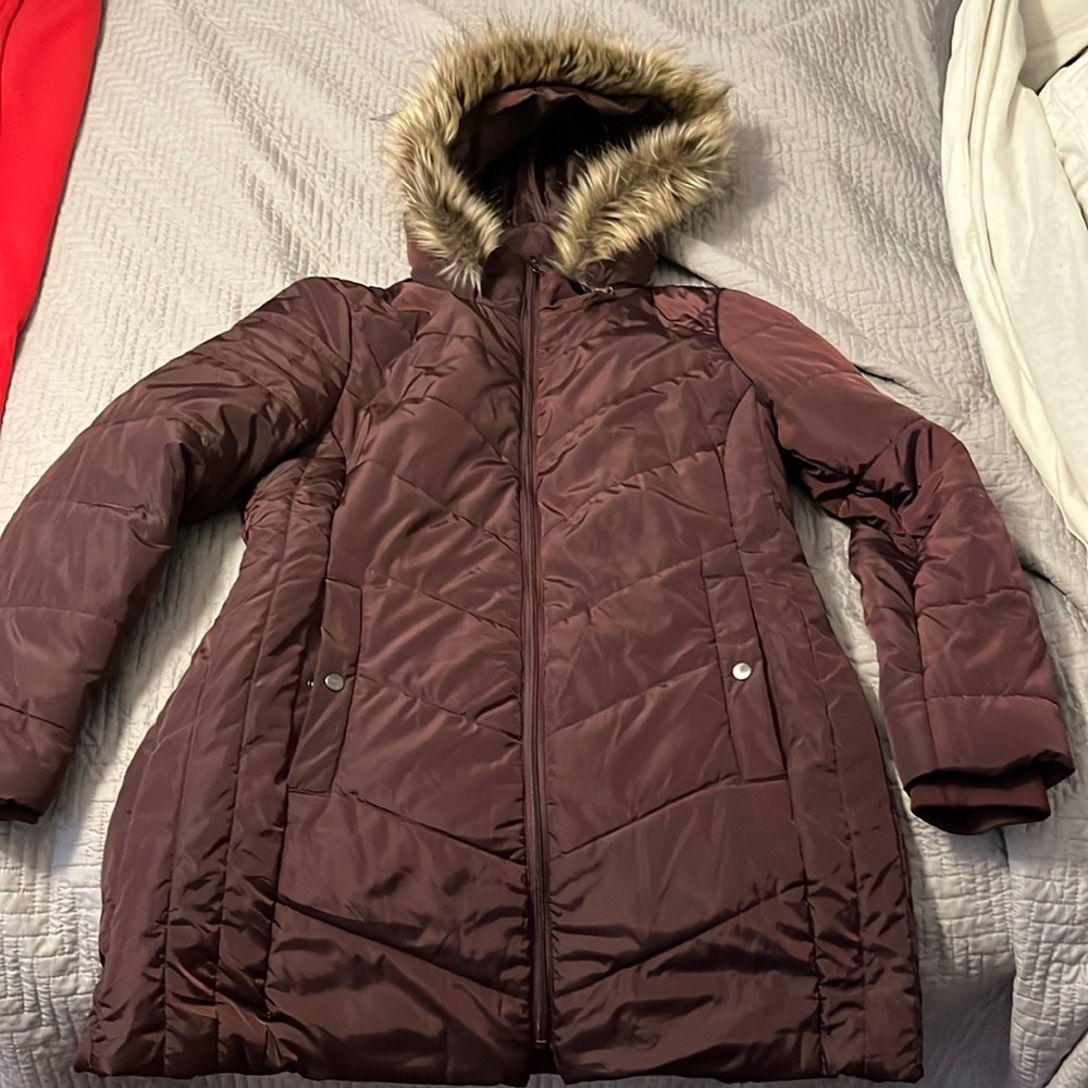 St. John’s Bay women’s puffer jacket, size L. Excellent condition.